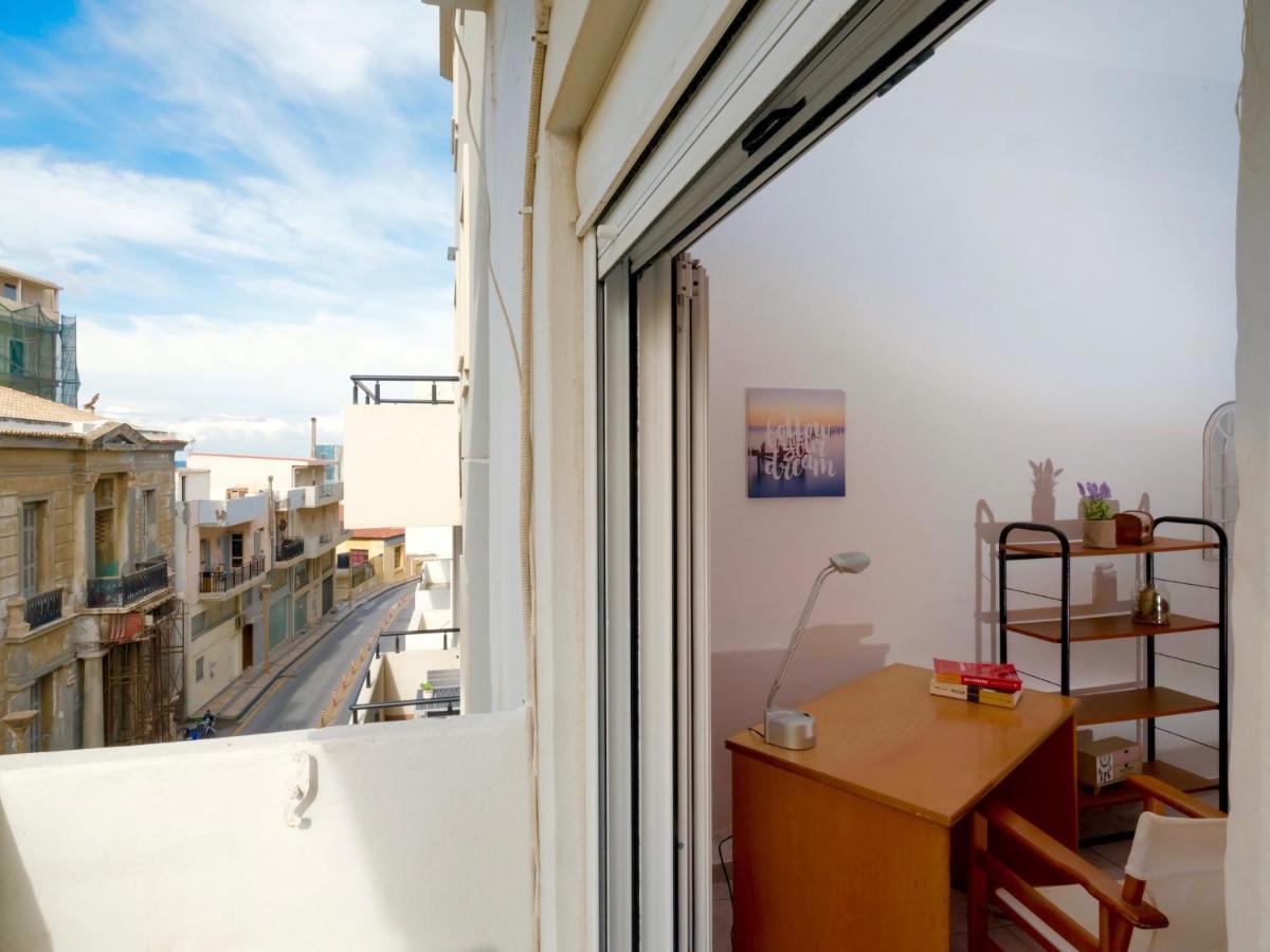 Fam Central Apt Heraklion Exteriör bild